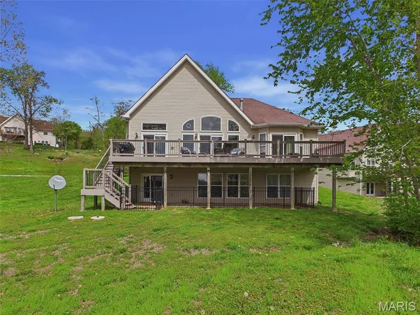 $294,900 | 25 Brickyard Drive, Golden Eagle, IL 62036