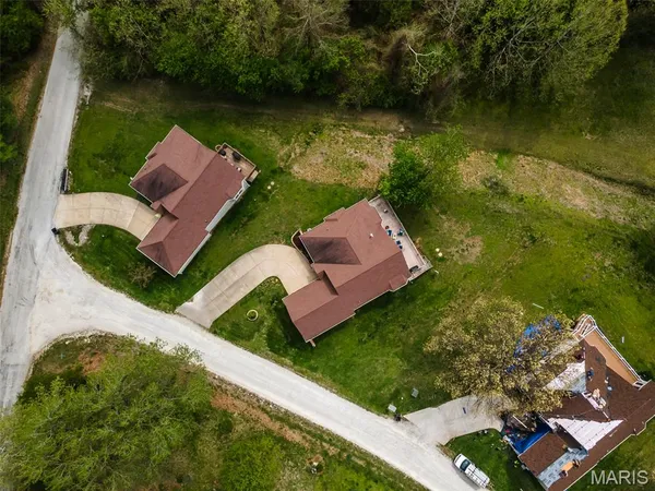 $294,900 | 25 Brickyard Drive, Golden Eagle, IL 62036