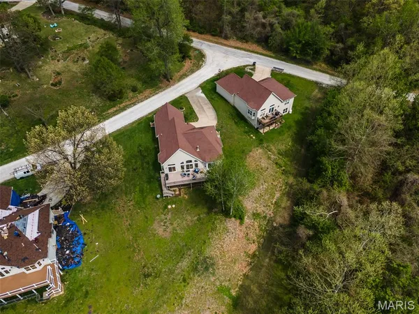 $294,900 | 25 Brickyard Drive, Golden Eagle, IL 62036