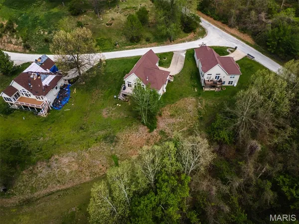 $294,900 | 25 Brickyard Drive, Golden Eagle, IL 62036