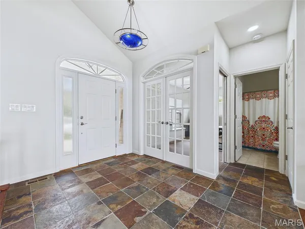 $294,900 | 25 Brickyard Drive, Golden Eagle, IL 62036