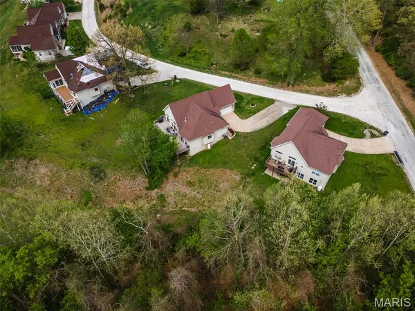 $294,900 | 25 Brickyard Drive, Golden Eagle, IL 62036