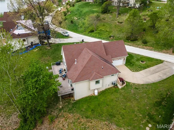 $294,900 | 25 Brickyard Drive, Golden Eagle, IL 62036