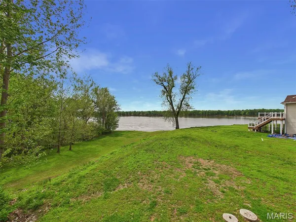 $294,900 | 25 Brickyard Drive, Golden Eagle, IL 62036