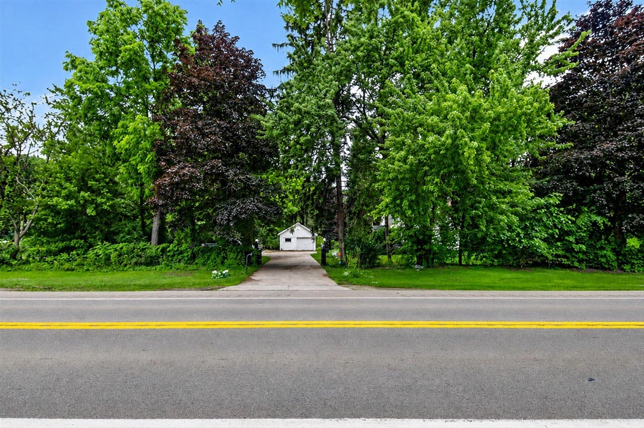 6109 Brooklyn Road Jackson, MI 49201 - Photo 2 of 25 Gallery Image 2