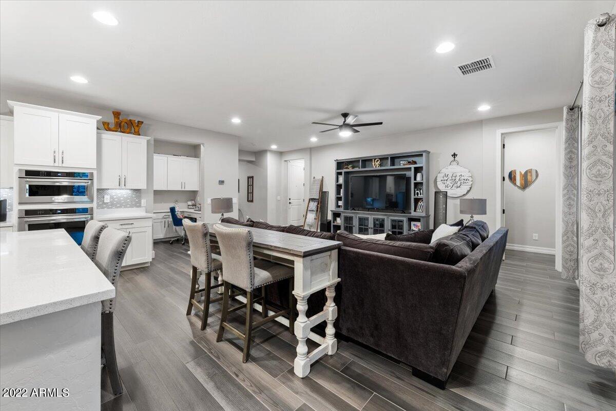 20171 Rosa Road Queen Creek, AZ 85142 - Photo 17 of 68 Great room