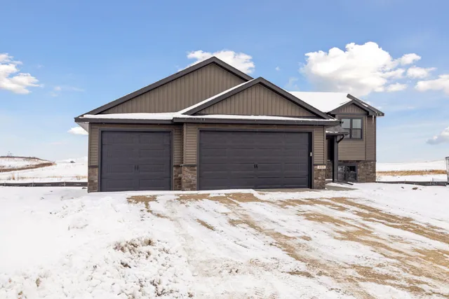 $389,900 | 485 Coyote Way, New Richmond, WI 54017