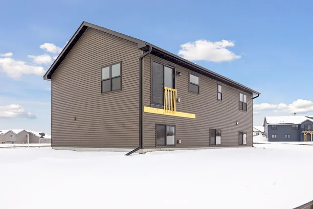 $389,900 | 485 Coyote Way, New Richmond, WI 54017