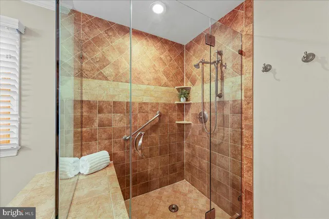 $900,000 | 6902 Compton Heights Circle, Clifton, VA 20124