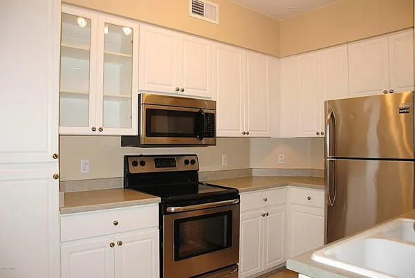 $1,800 | 1701 East Colter Street, Unit 163, Phoenix, AZ 85016