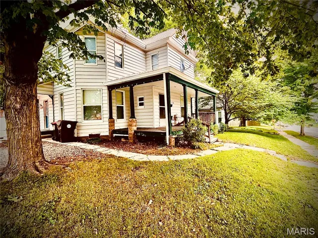 $215,000 | 116 East Ross Street, Palmyra, MO 63461