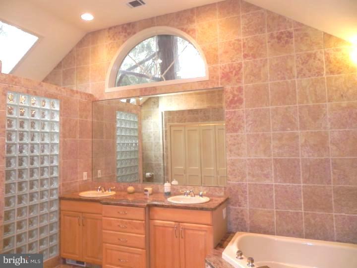 1121 Brynlawn Road Villanova, PA 19085 - Photo 21 of 25 Bedroom - Main