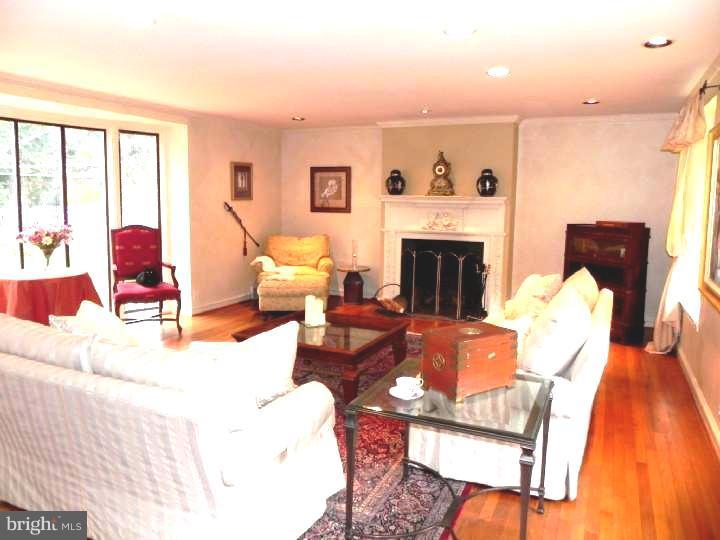 1121 Brynlawn Road Villanova, PA 19085 - Photo 9 of 25 Living Room