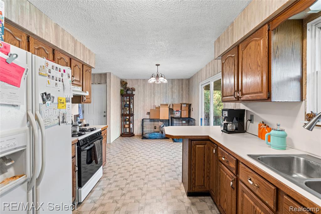 6393 East Frances Road Mount Morris, MI 48458 - Photo 8 of 37
