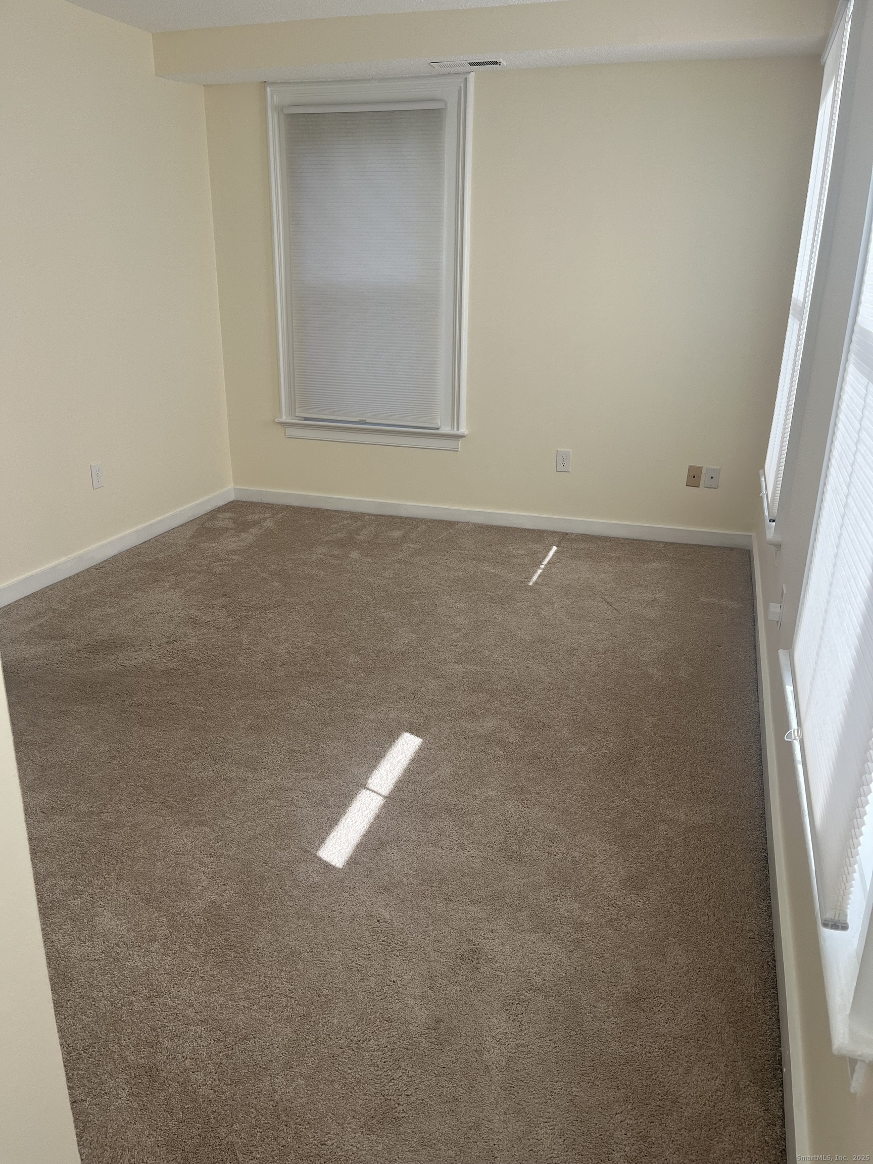 896 Quinnipiac Avenue, Unit 3 New Haven, CT 06513 - Photo 10 of 38 a view of a small space