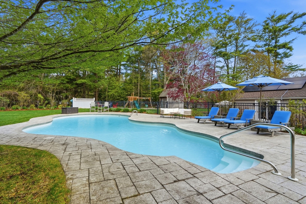 180 Chestnut Street Duxbury, MA 02332 - Photo 4 of 42