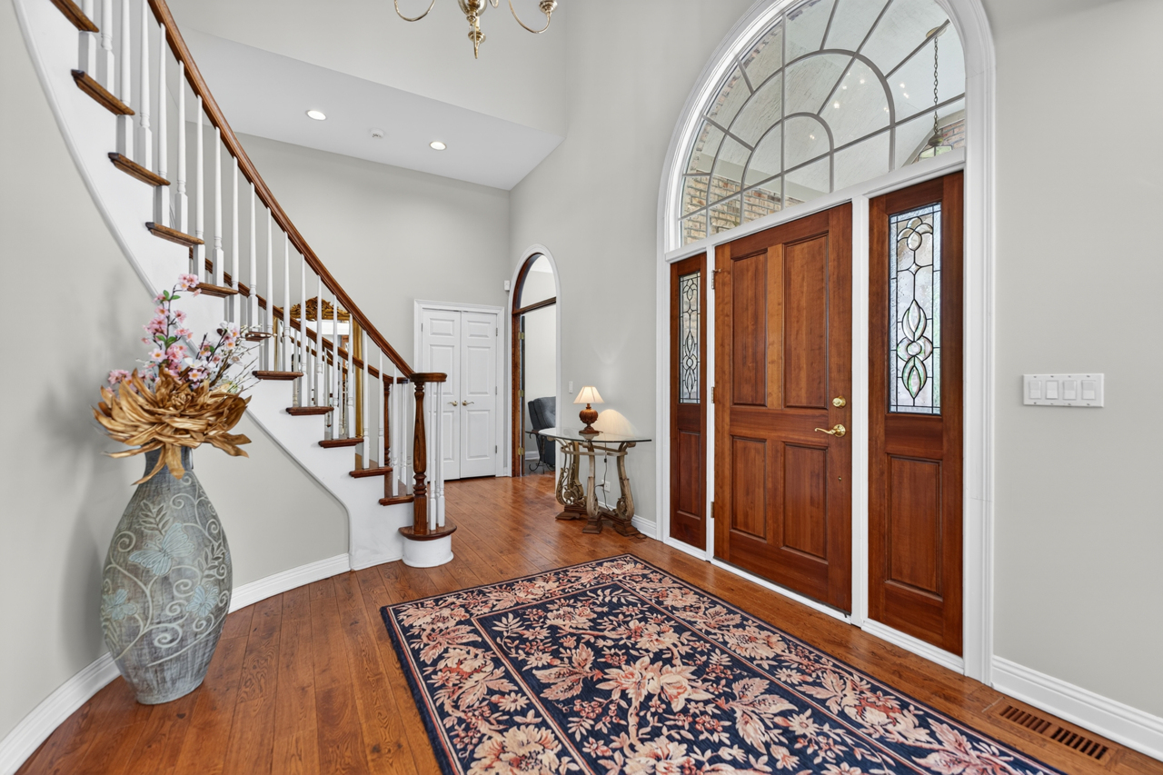 2319 Thompson Road Bull Valley, IL 60097 - Photo 7 of 38 Gallery Image 7