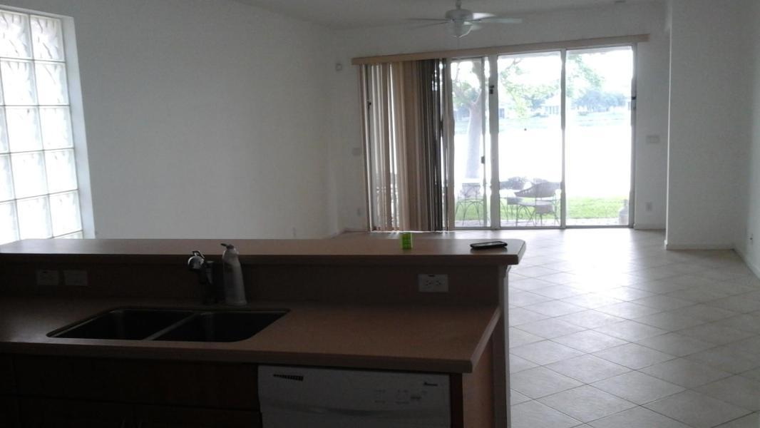 406 Mulberry Grove Road Royal Palm Beach, FL 33411 - Photo 10 of 39 20150524135329992104000000-o