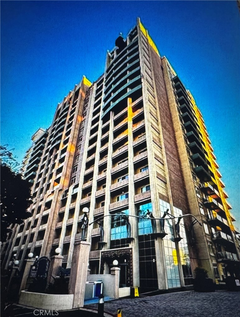 488 East Ocean Boulevard, Unit 1706 Long Beach, CA 90802 - Photo 11 of 14 a front view of a building