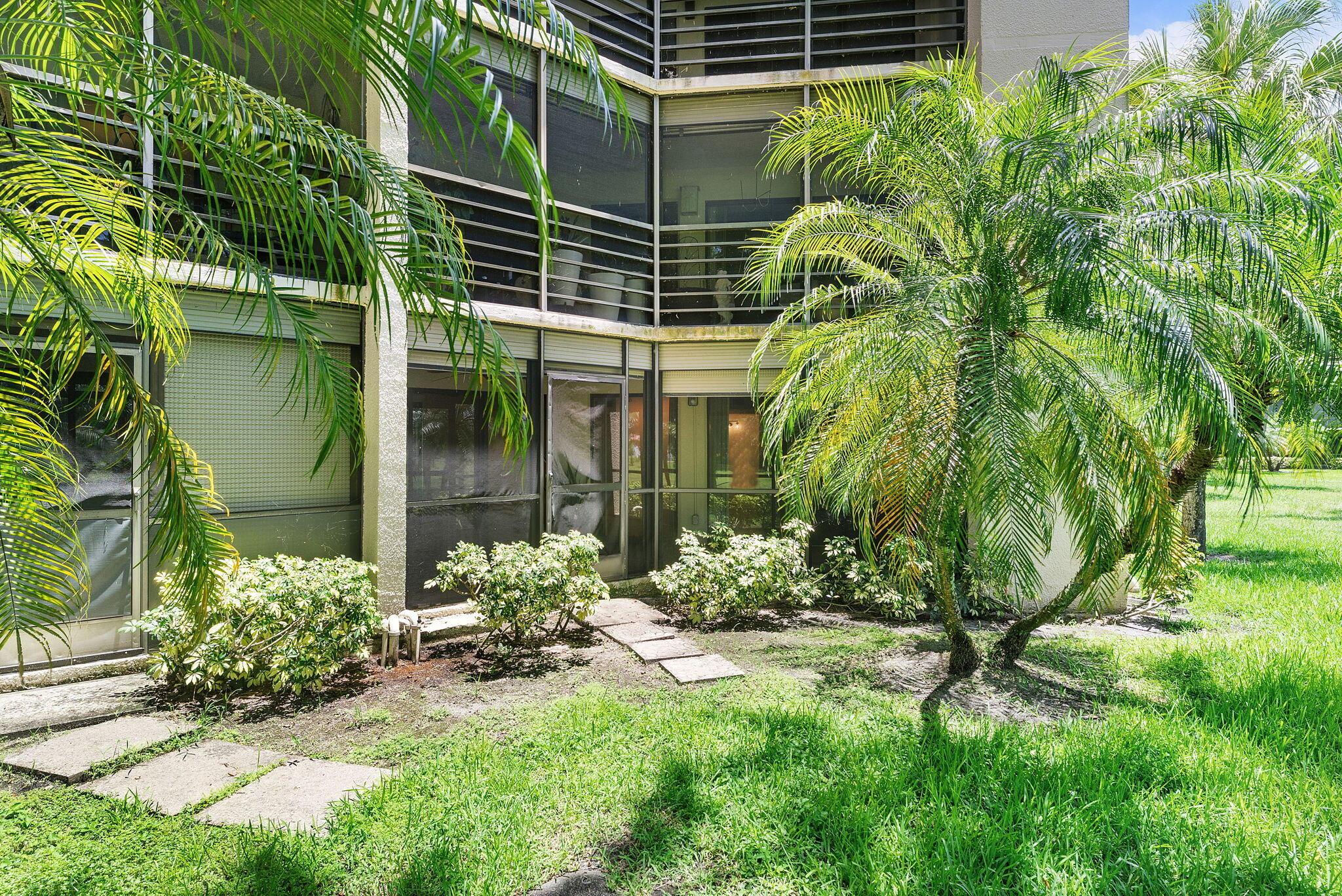 5800 Camino Del Sol, Unit 102 Boca Raton, FL 33433 - Photo 24 of 33 37-web-or-mls-DSC00789