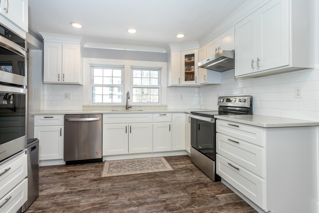39 Birchcroft Road Canton, MA 02021 - Photo 5 of 22
