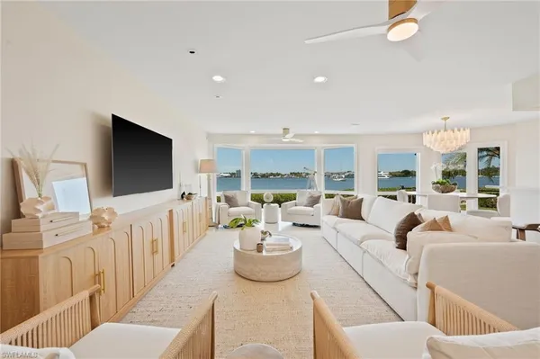 $2,495,000 | 1301 Chesapeake Avenue, Unit 1B, Naples, FL 34102
