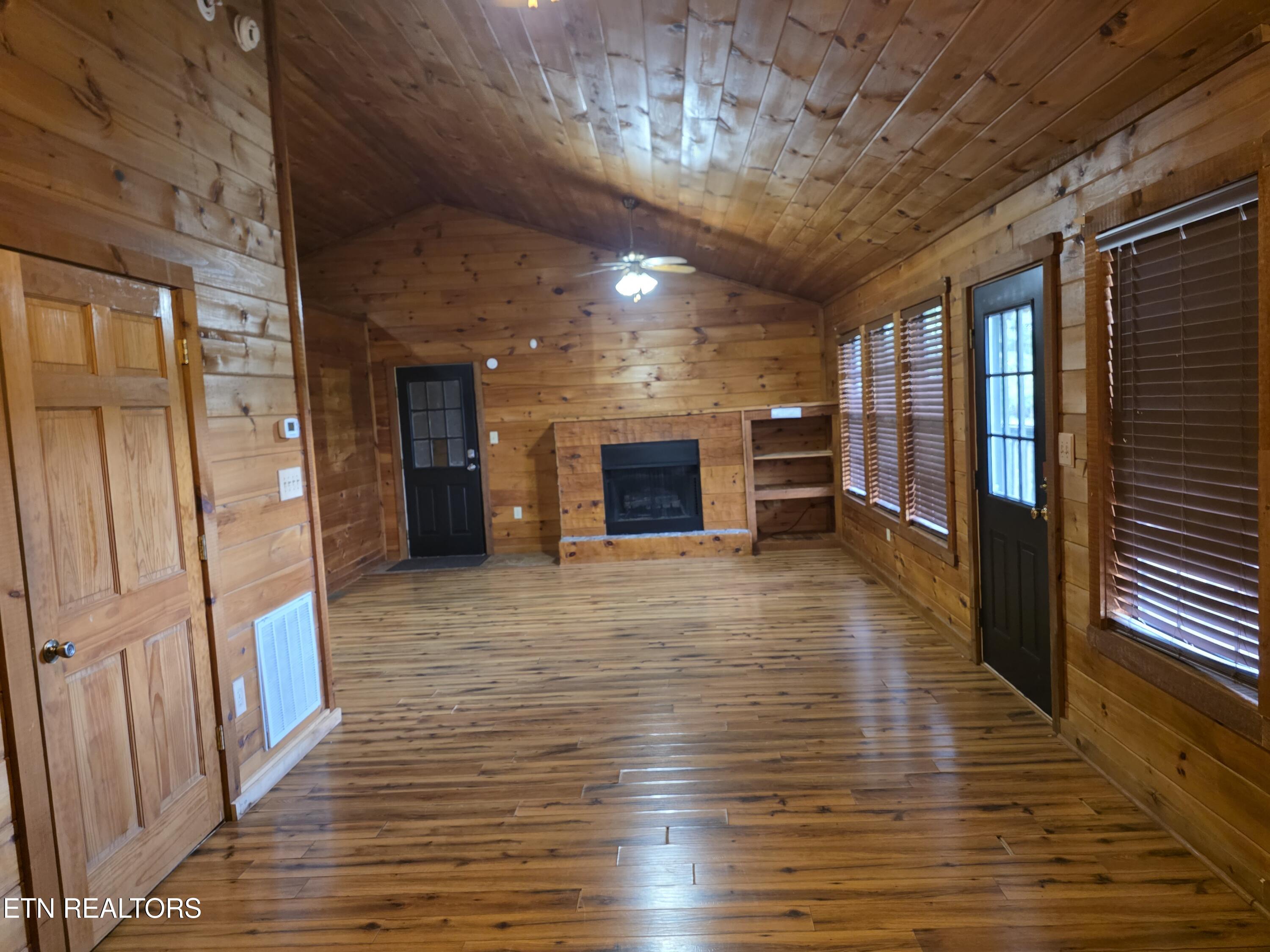 2560 Goose Gap Road Sevierville, TN 37876 - Photo 15 of 27 Living room -1