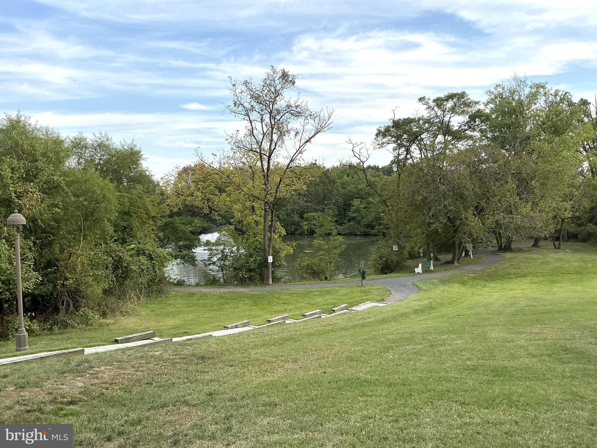 61 Ramsgate Court Blue Bell, PA 19422 - Photo 4 of 8