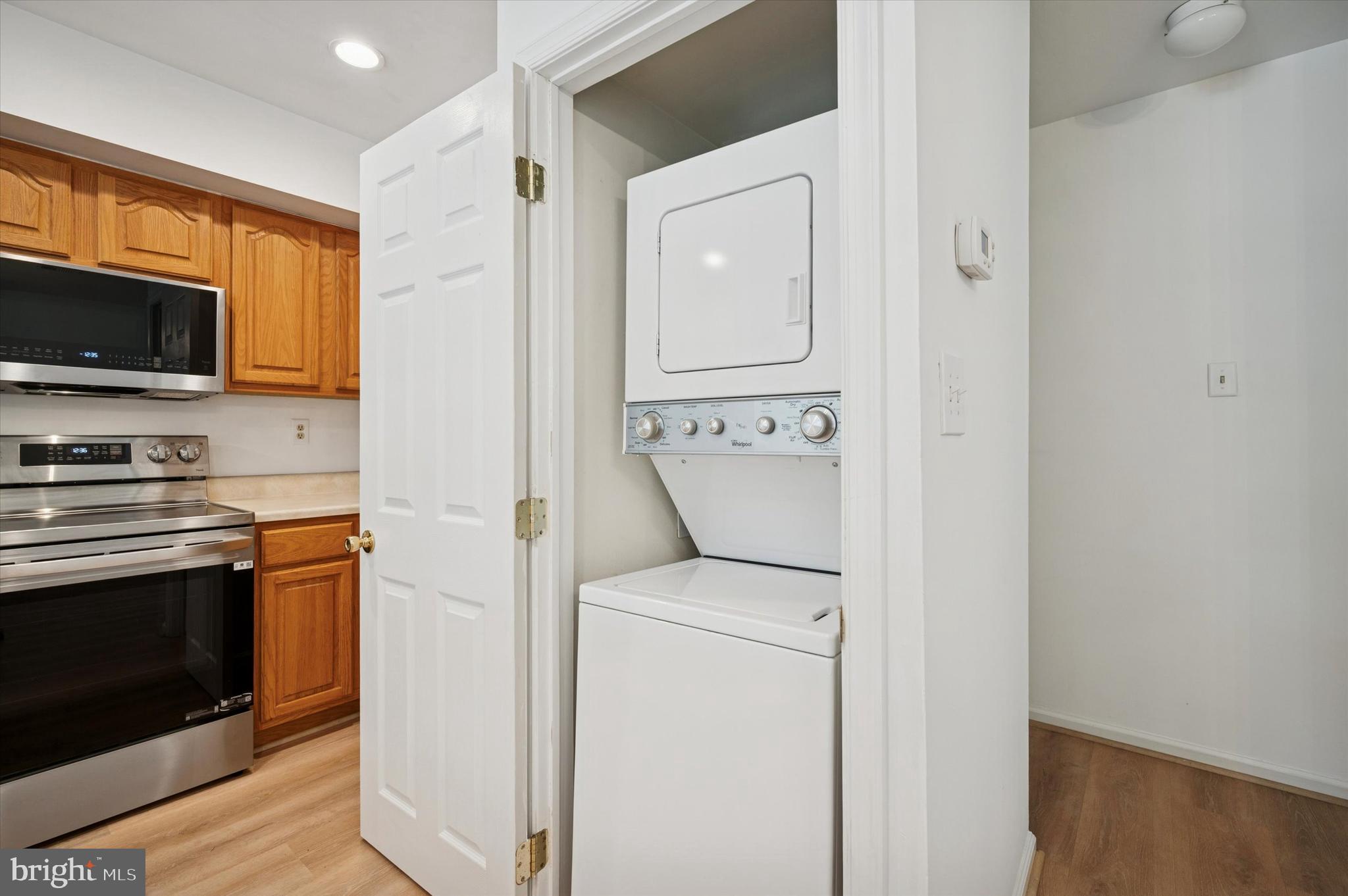 61 Ramsgate Court Blue Bell, PA 19422 - Photo 10 of 20 a utility room with dryer and washer