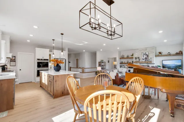 $799,900 | 4956 Minnesota Street Southeast, Prior Lake, MN 55372