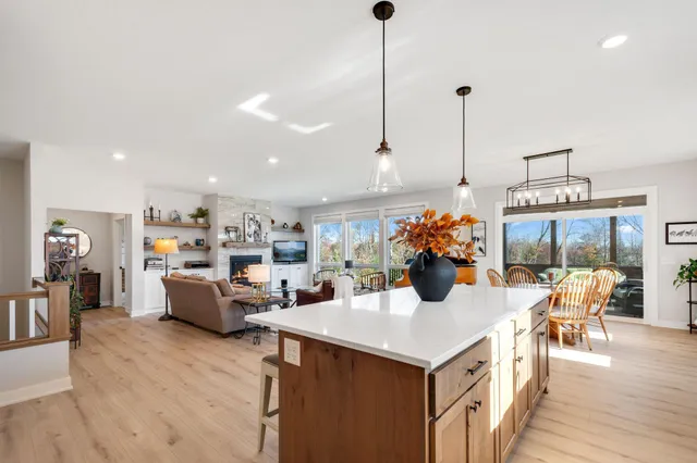 $799,900 | 4956 Minnesota Street Southeast, Prior Lake, MN 55372