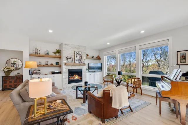 $799,900 | 4956 Minnesota Street Southeast, Prior Lake, MN 55372