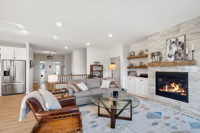 $799,900 | 4956 Minnesota Street Southeast, Prior Lake, MN 55372