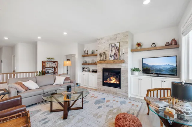 $799,900 | 4956 Minnesota Street Southeast, Prior Lake, MN 55372