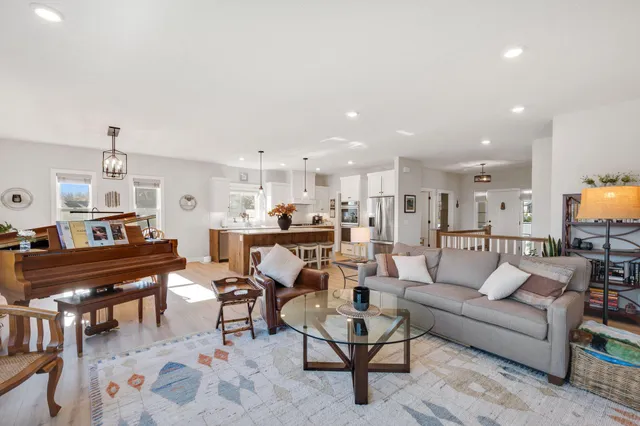 $799,900 | 4956 Minnesota Street Southeast, Prior Lake, MN 55372