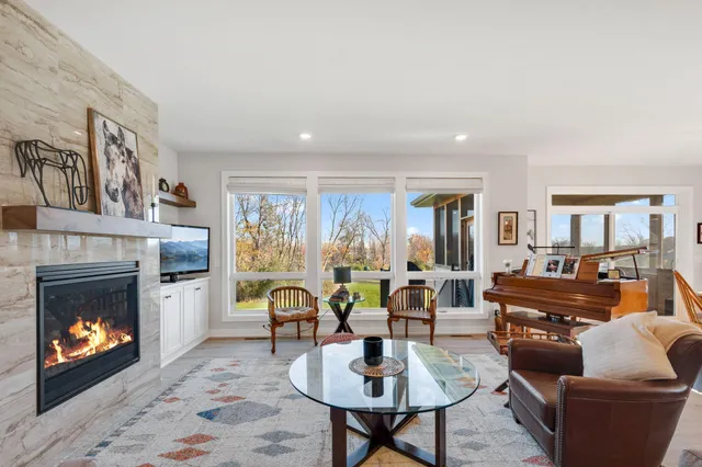 $799,900 | 4956 Minnesota Street Southeast, Prior Lake, MN 55372