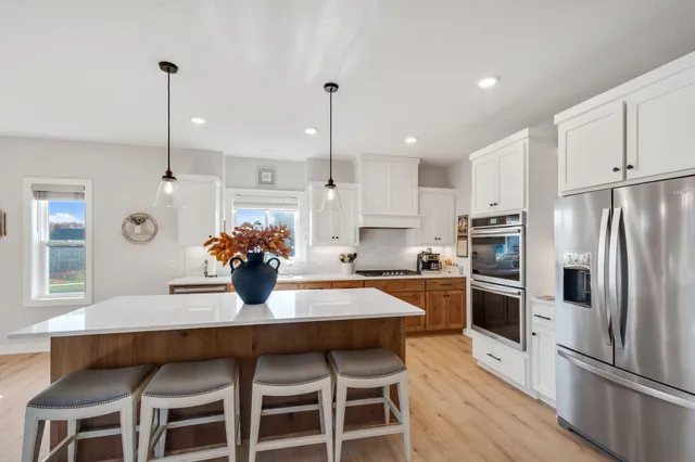 $799,900 | 4956 Minnesota Street Southeast, Prior Lake, MN 55372