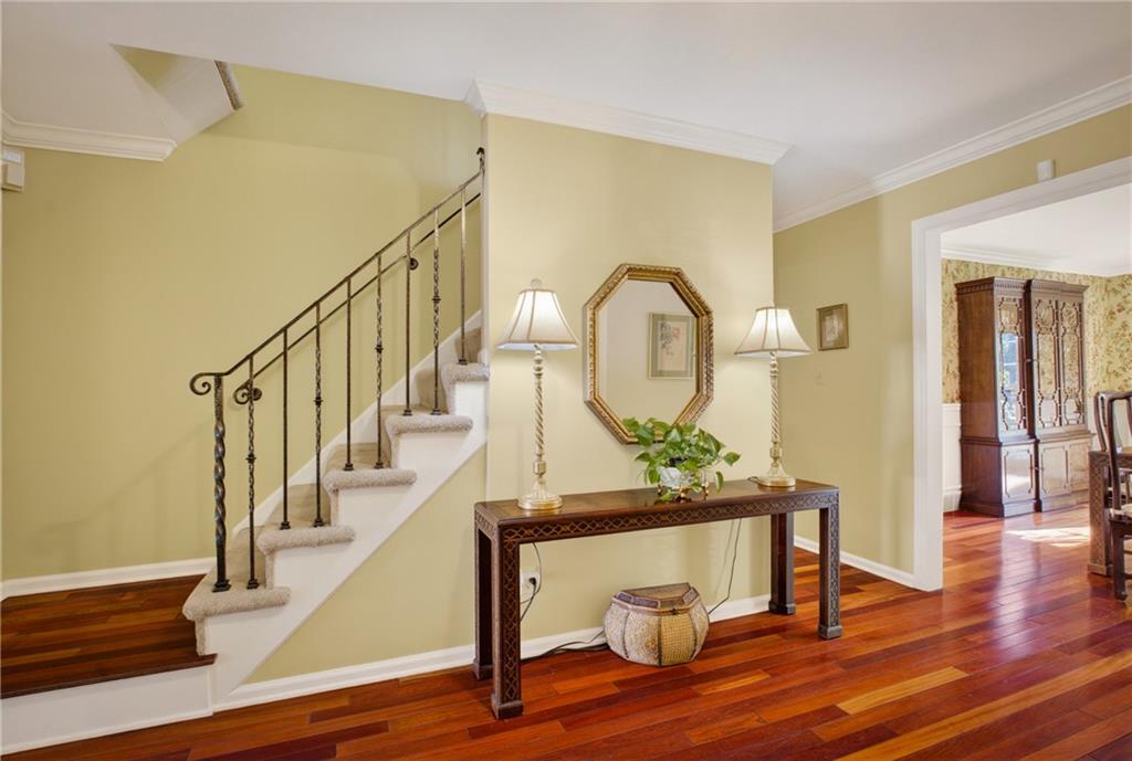 704 Scrubgrass Road Pittsburgh, PA 15243 - Photo 3 of 36 Spacious Foyer