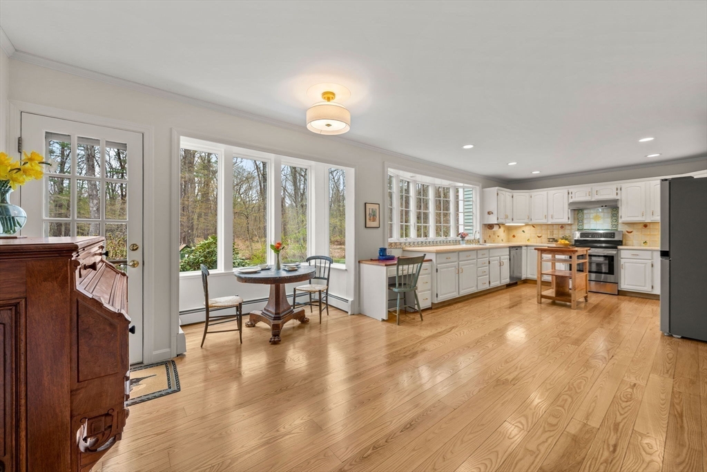 37 Oak Ridge Road Boxford, MA 01921 - Photo 9 of 41 Gallery Image 9