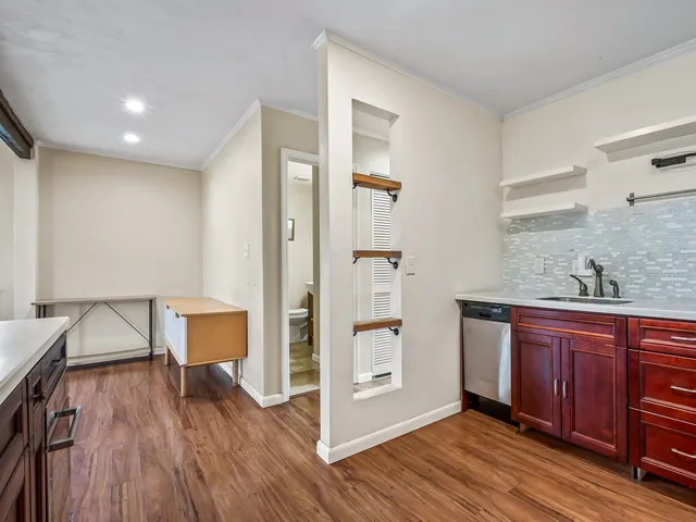 $200,000 | 1337 Airport Drive, Unit G5, Tallahassee, FL 32304