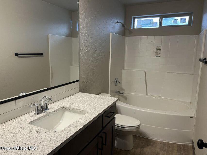 1157 Jersey Street Sandpoint, ID 83864 - Photo 7 of 10 1161 guest bath pic