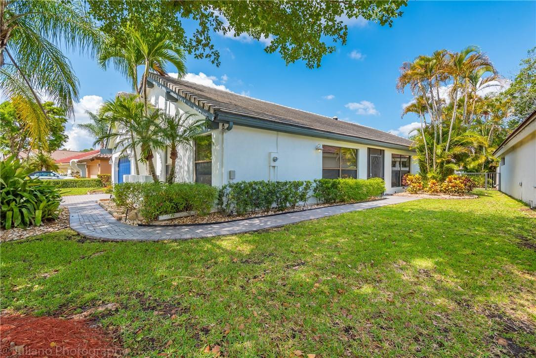 11086 Highland Circle Boca Raton, FL 33428 - Photo 9 of 52 Photo 9
