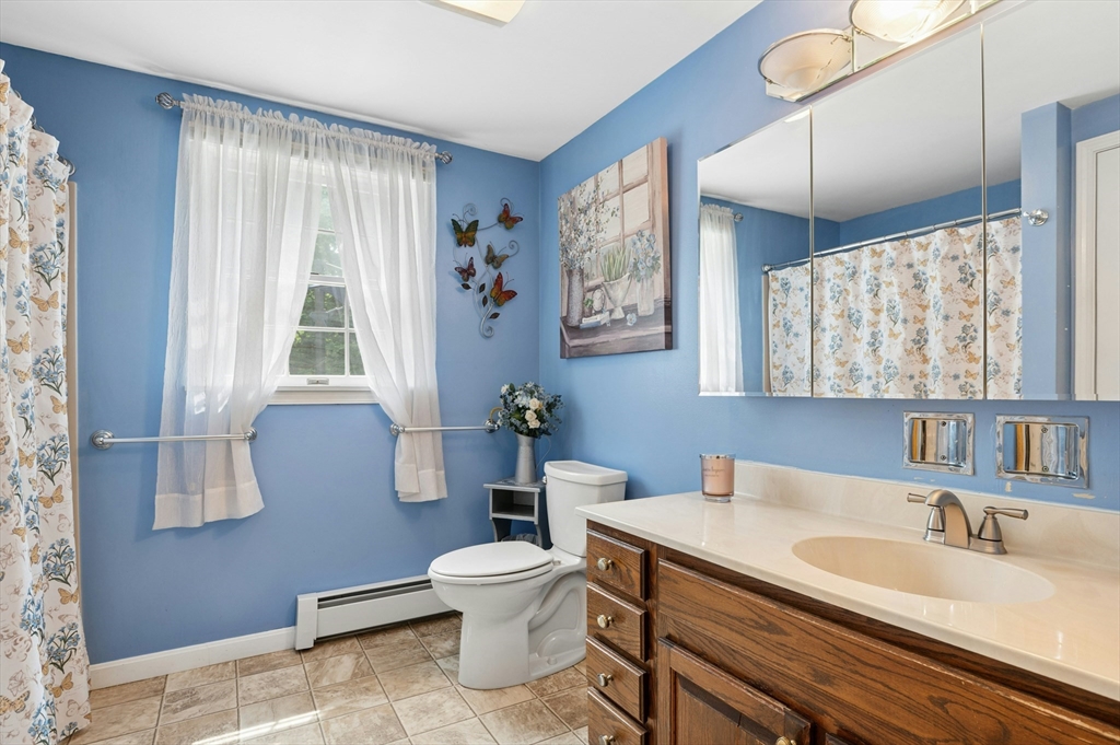 158 Copperfield Road Worcester, MA 01602 - Photo 23 of 42