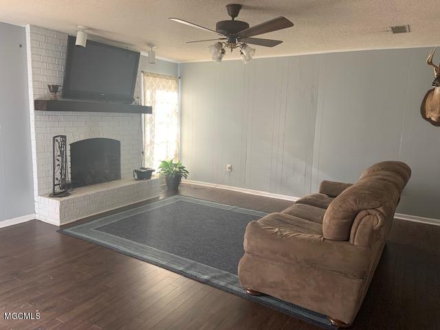 71 Evans Road Poplarville, MS 39470 - Photo 2 of 28 IMG_5644