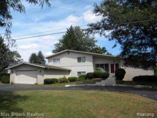 835 Bogie Lake Road White Lake, MI 48383 - Photo 1 of 25 Exterior Front