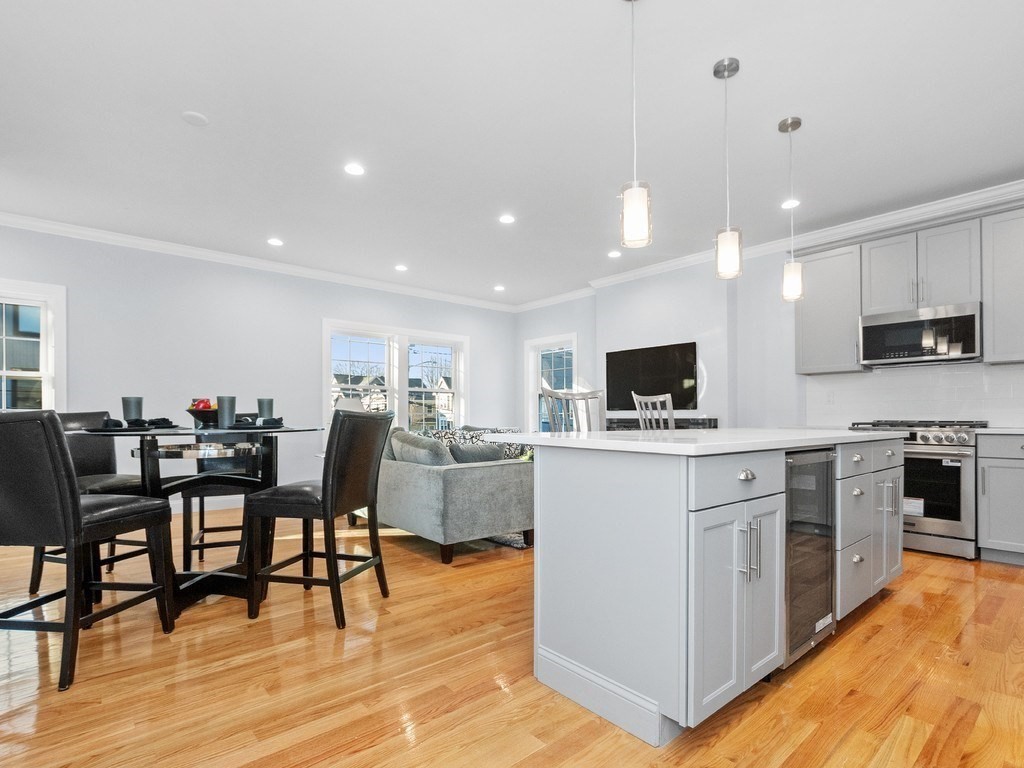 24 Tolman Street, Unit 2 Waltham, MA 02453 - Photo 5 of 33