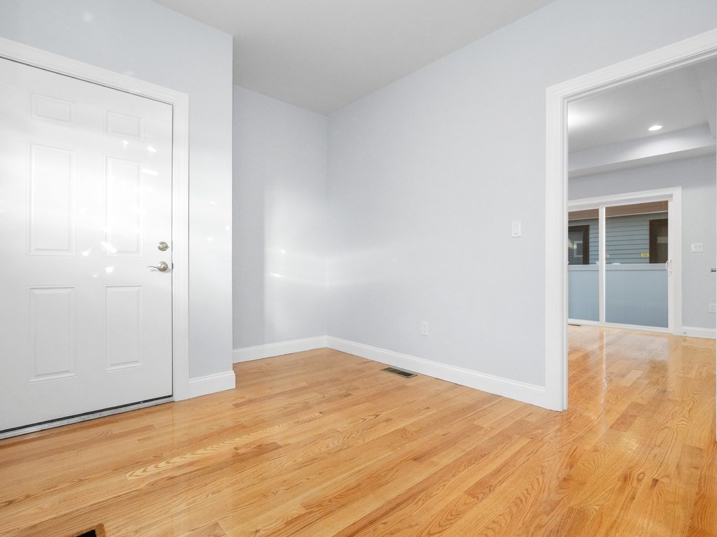 24 Tolman Street, Unit 2 Waltham, MA 02453 - Photo 9 of 33