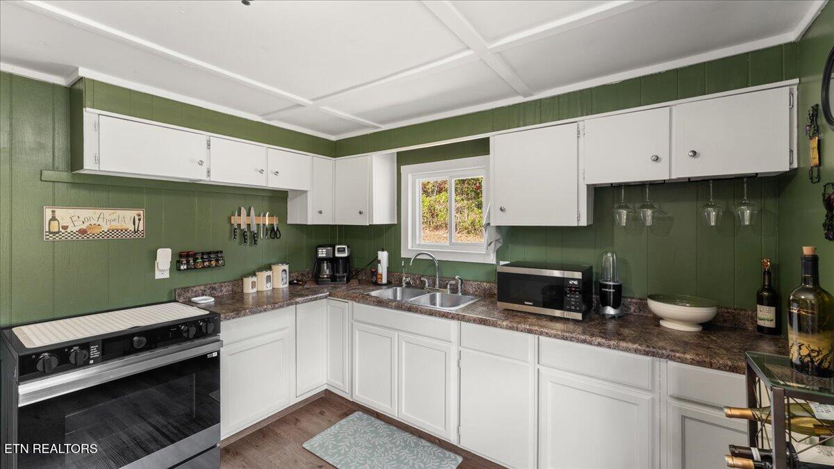 1501 Dockery Hollow Road Sevierville, TN 37876 - Photo 11 of 35 11-Kitchen