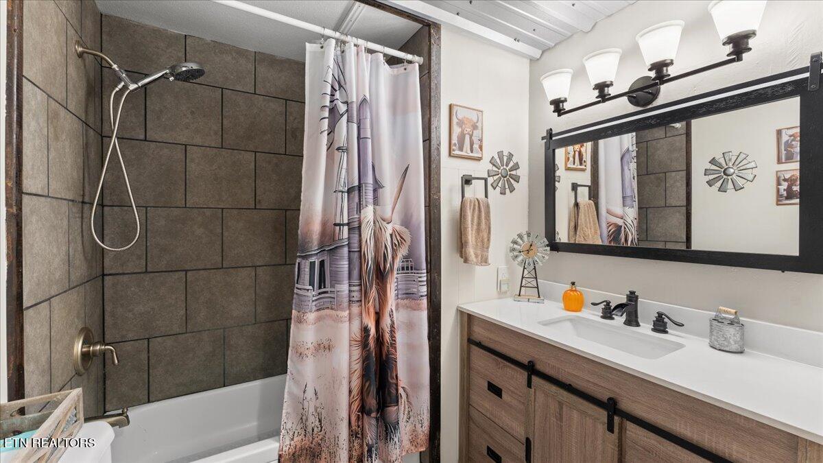 1501 Dockery Hollow Road Sevierville, TN 37876 - Photo 20 of 35 20-Full Bath