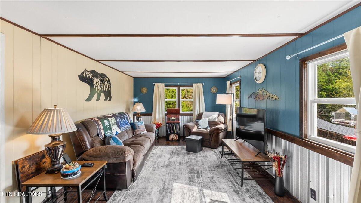 1501 Dockery Hollow Road Sevierville, TN 37876 - Photo 5 of 35 05-Living Room